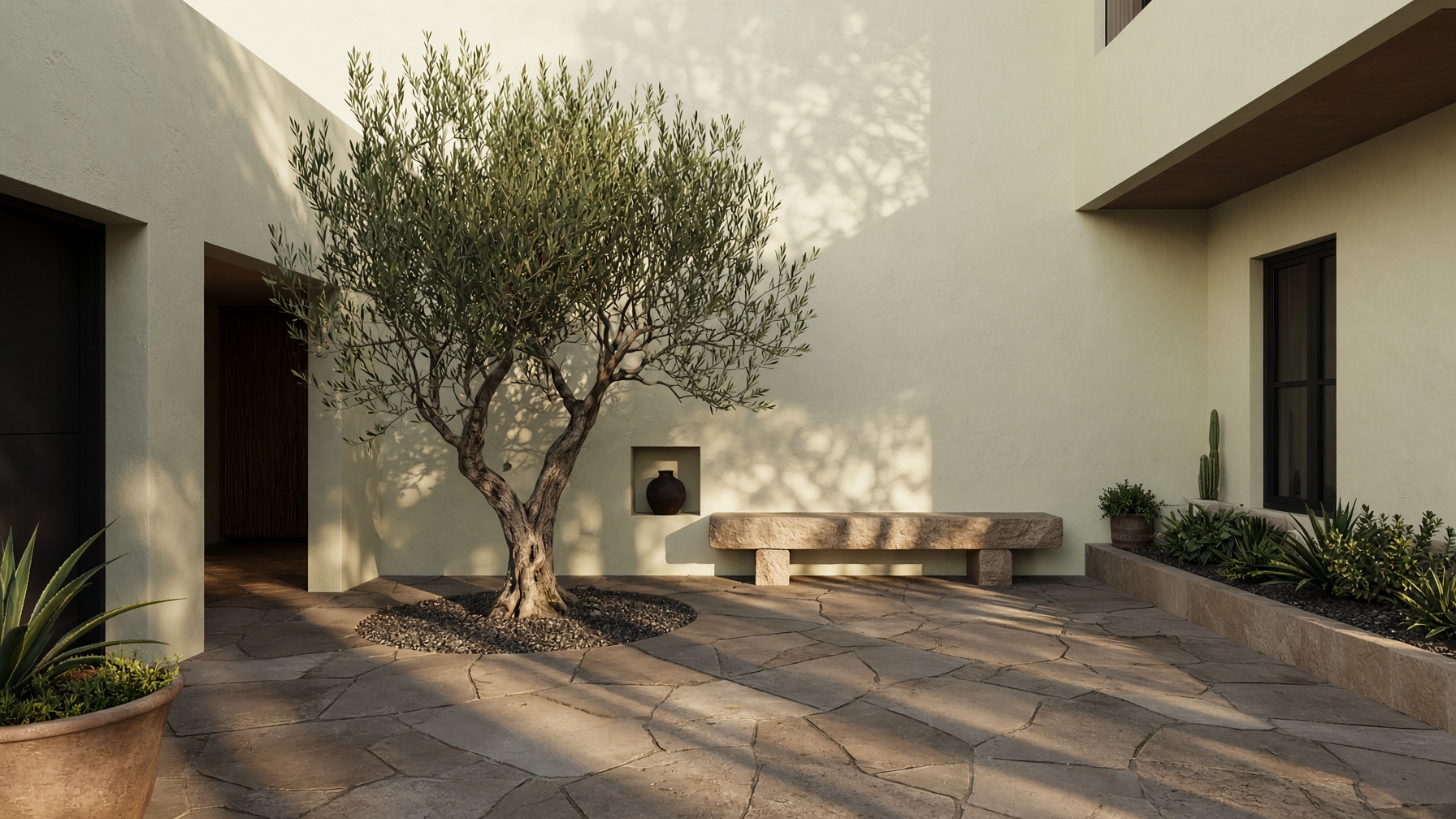 Patio en calma, luz de tarde